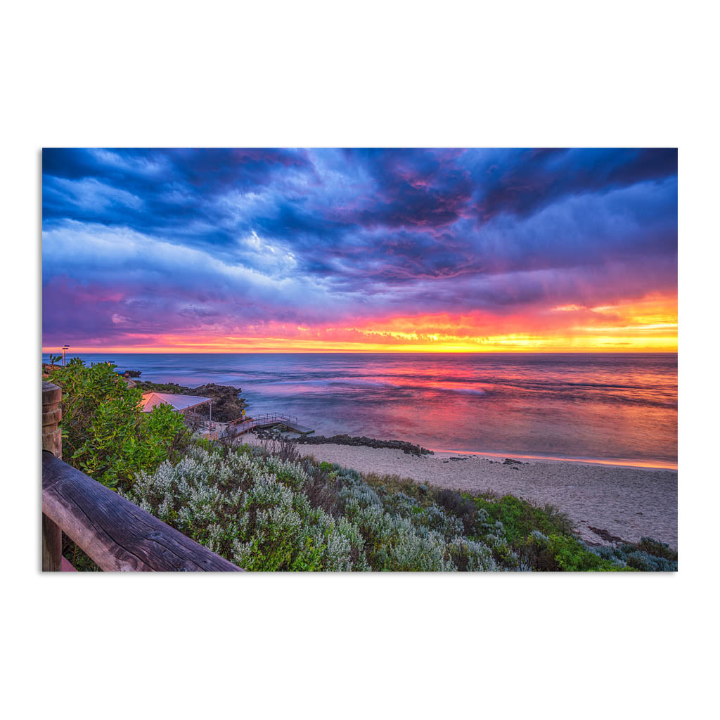 Colourful sunset over Mettams Pool in Perth, Western Australia