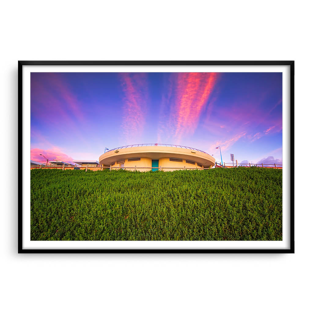 Viewing platform at Mettams Pool in Perth, Western Australia framed in black